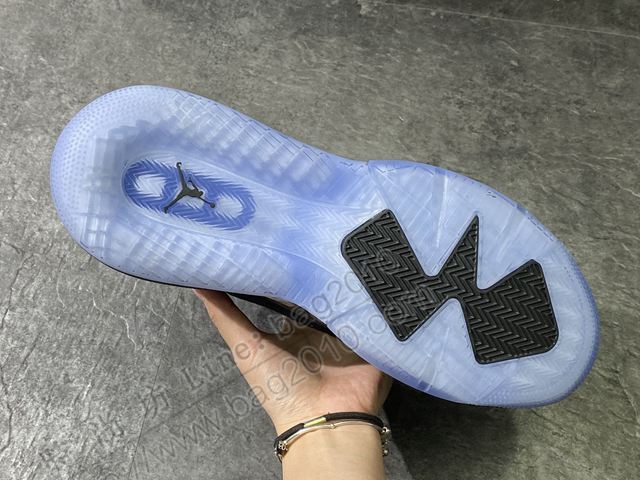 Nike男鞋 Nike Air Jordan Mars 270 耐克1：1氣墊籃球鞋 新配色男士運動休閒鞋  hdx13244